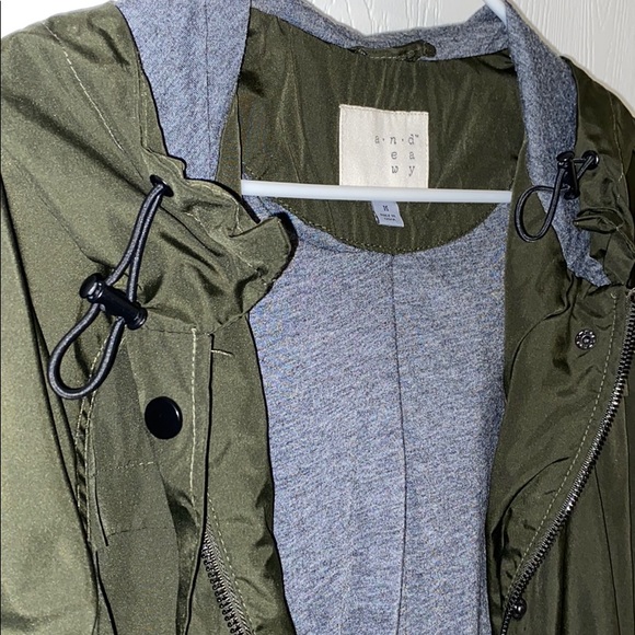 Green jacket with adjustable hood and waist - Picture 4 of 4